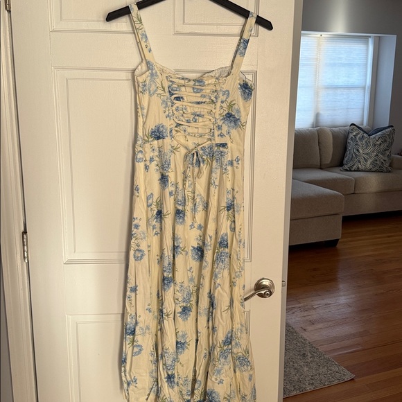 Vici Cream and Blue Floral Midi Dress - Picture 14 of 14